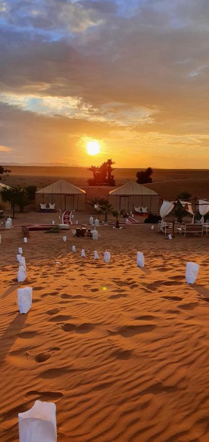 Desert Glamping Merzouga Bagian luar foto
