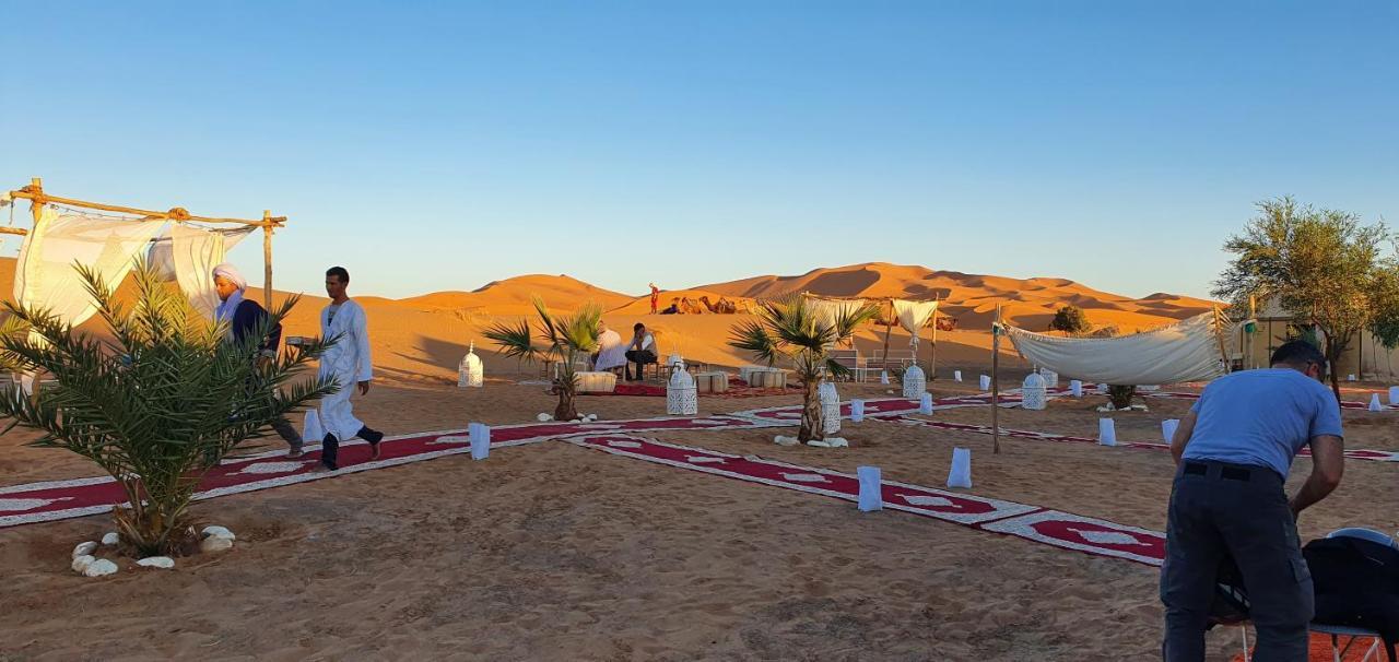 Desert Glamping Merzouga Bagian luar foto