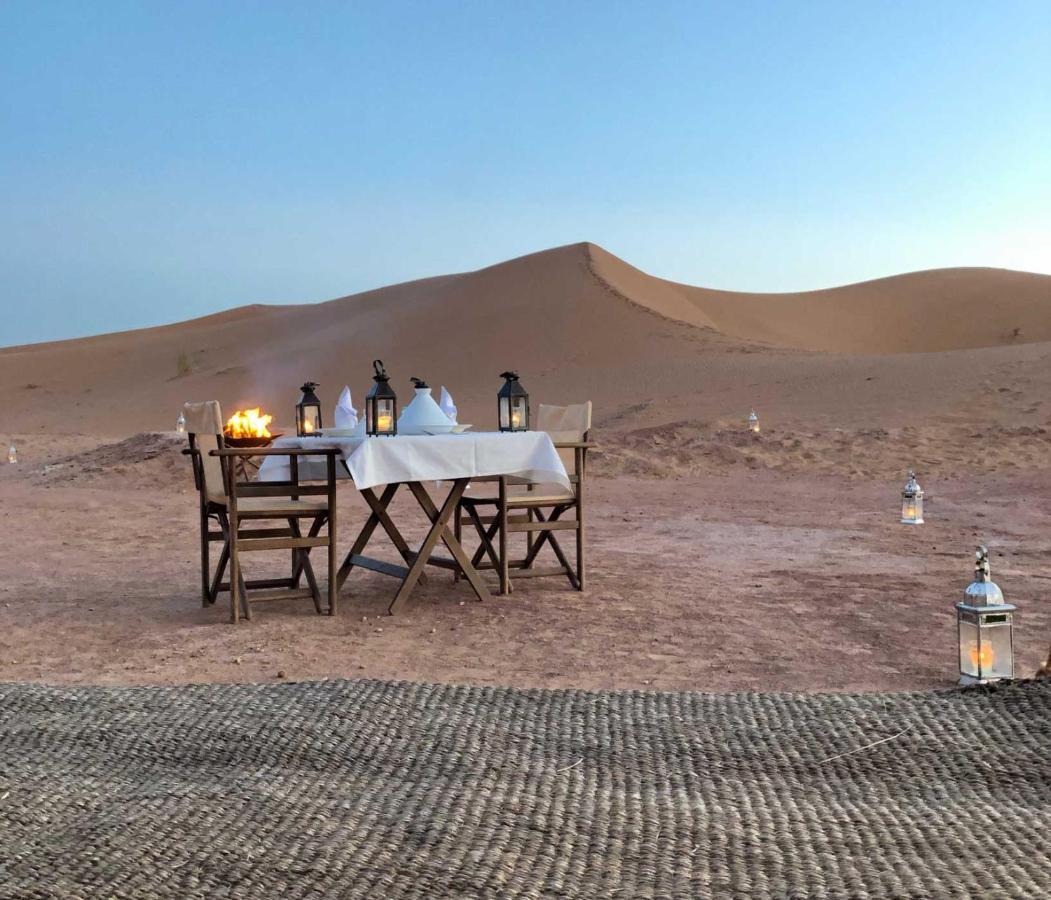 Desert Glamping Merzouga Bagian luar foto