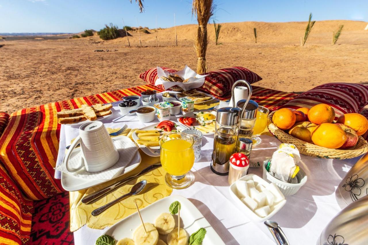 Desert Glamping Merzouga Bagian luar foto
